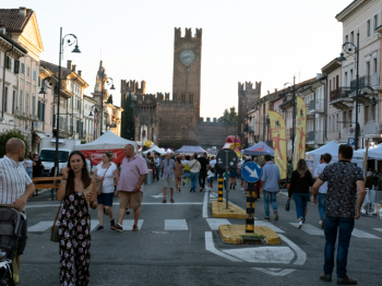 MERCATINO DELL'ANTIQUARIATO villafranca