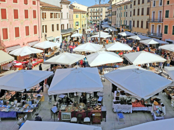 MERCATO ANTIQUARIATO valeggio