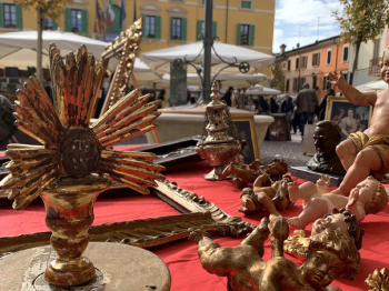 MERCATO ANTIQUARIATO valeggio