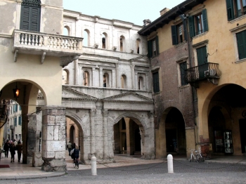 PORTA BORSARI verona