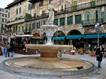 PIAZZA ERBE verona | Madonna Verona |