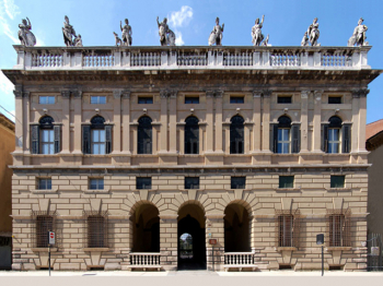 CORSO CAVOUR - PALAZZO CANOSSA verona