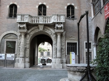 PORTA DEI BOMBARDIERI verona