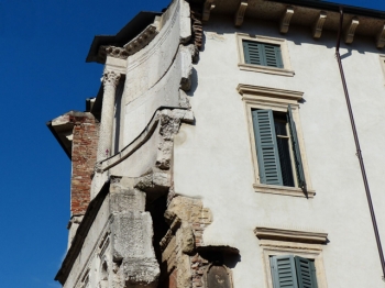 PORTA DEI LEONI verona