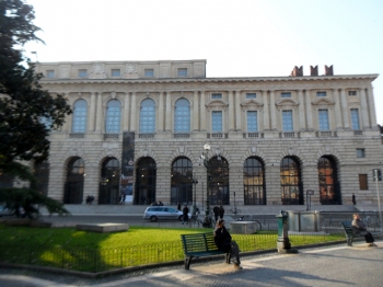 PIAZZA BRA | palazzo Gran Guardia |