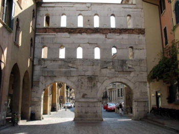 PORTA BORSARI verona