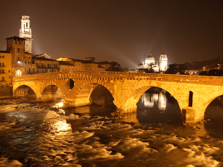 Ponte Pietra verona