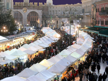 BANCHETTI DI SANTA LUCIA a Verona