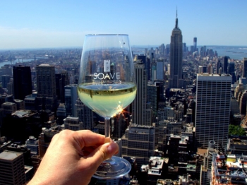 VINO SOAVE bevuto a New York