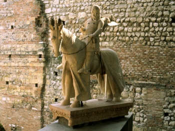 CASTELVECCHIO statua equestre di Cangrande